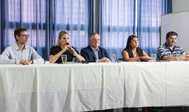 San Cristóbal: Provincia asiste a familias y refuerza la contención en las escuelas