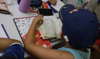 Entre libros y abrazos, las Estaciones Municipales entrelazan apoyo escolar con contención socioafectiva