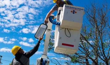 La Municipalidad continúa avanzando con el recambio e incorporación de luminarias LED en toda la ciudad