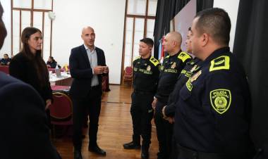 Santa Fe refuerza la profesionalización de sus fuerzas de seguridad para enfrentar el delito transnacional