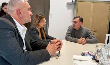 Calvo visitó la Universidad Católica de Santiago del Estero en Rafaela