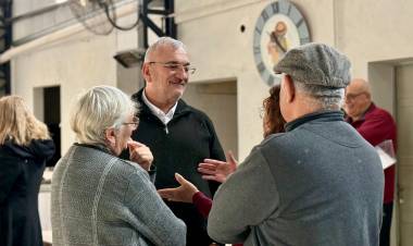 Calvo visitó el Centro de Jubilados de María Juana