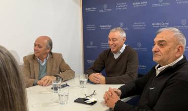Alcides Calvo y Héctor Perotti se reunieron con funcionarios de Litoral Gas para dialogar sobre la posibilidad de que el gas natural llegue a Bella Italia   