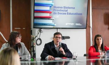 Educación presentó el Sistema Provincial de Becas, destacó el alcance de las políticas territoriales y anunció el traslado y concurso de Inicial, Primaria y Especial