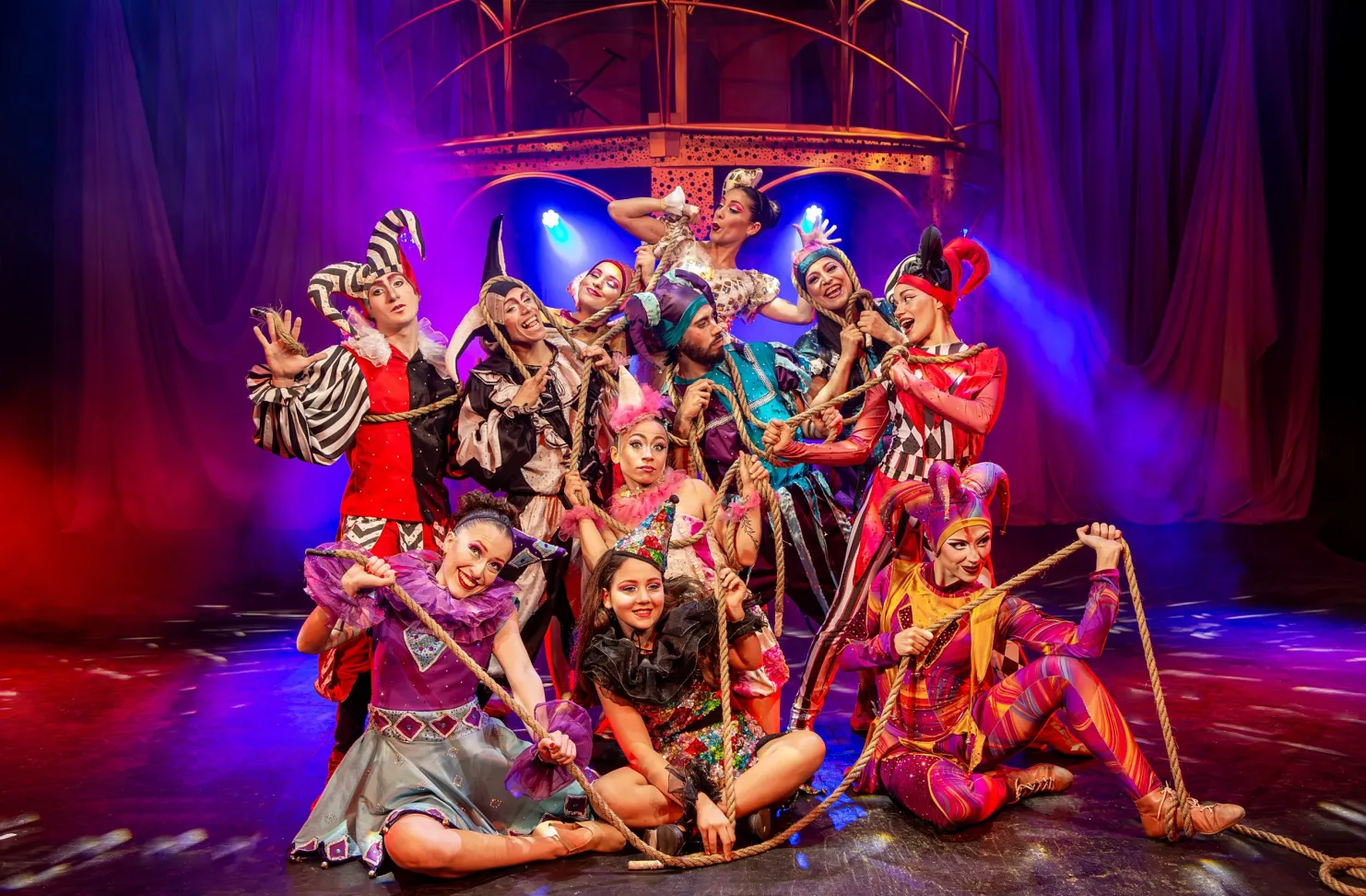 Descubrí “Peek” el nuevo espectáculo de Cirque XXI: ¡Un universo oculto espera ser espiado!