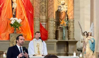 Con una importante participación de la comunidad, Santo Tomé conmemoró el Día de la Patria