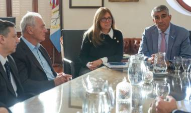 Región Centro: Santa Fe, Entre Ríos y Córdoba firmaron un acuerdo para reconocer documentos oficiales sin trámites adicionales