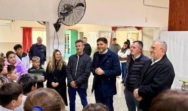 Maximiliano Pullaro visitó el dpto. Castellanos
