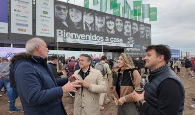 Giuliano: "Bajar las retenciones debe ser una política de estado, no una extorsión por la reelección"