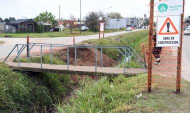 Avanza la construcción de los puentes peatonales sobre avenida Aristóbulo del Valle