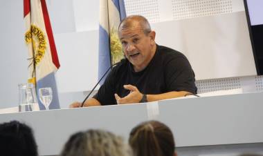 Los salarios docentes vuelven a perder contra la inflación y se profundiza el ajuste en Santa Fe