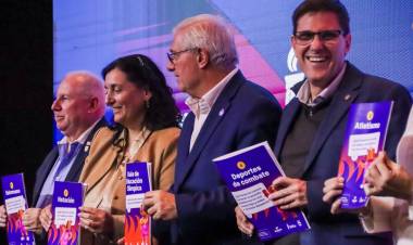 Con materiales pedagógicos, Provincia trabaja en las escuelas el Mundial de Fútbol y los Juegos Suramericanos