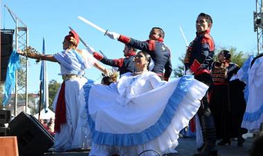 Santa Fe palpita el Festival Patrio del 20 de Junio en la avenida Facundo Zuviría