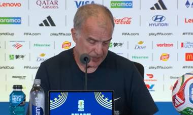 Bielsa criticó las pausas de hidratación del Mundial 2026: “No le agregan nada y le quitan mucho”