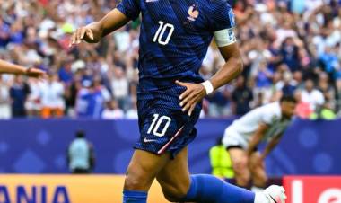 Mbappé a la caza de Messi: marcó un doblete y alcanzó a Klose como segundo máximo artillero de los mundiales