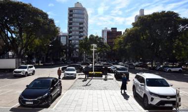 La Municipalidad coordinará el proceso participativo para transformar y recuperar la Plaza Italia