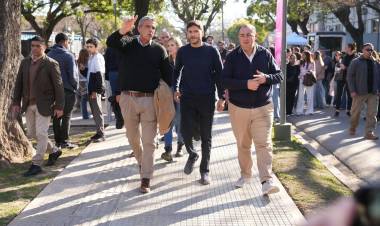 Pullaro inauguró la puesta en valor de la avenida J.J. Paso en la ciudad de Santa Fe