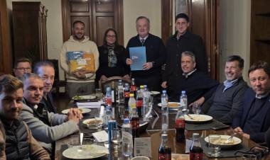 La UNL presentó a senadores su Planta de Alimentos Nutritivos