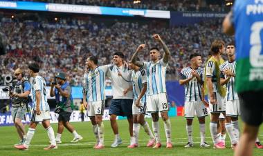 El Cuti Romero y Paredes, los más destacados en un partido de locos ante Egipto