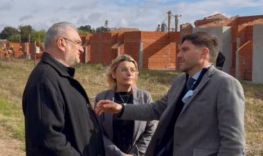 Calvo acompañó la visita del gobernador Pullaro a la localidad de Maria Juana