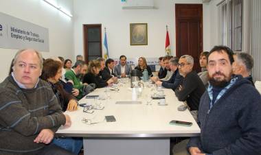 Salud: los médicos también aceptaron la propuesta salarial del Gobierno Provincial para el segundo semestre de 2026