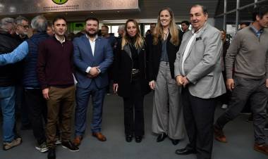 Poletti participó de los festejos por el 45° aniversario del Mercado de Productores y Abastecedores