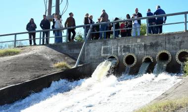 Poletti detalló cómo se prepara Santa Fe para recibir a El Niño: 54 estaciones de bombeo, refugios y asentamientos bajo la lupa