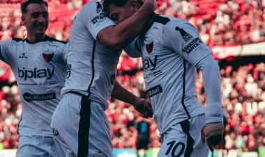 Sin brillar, pero ganando: Colón festejó ante San Telmo en el debut de Delfino