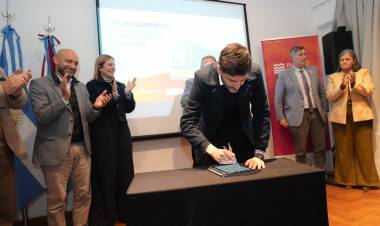 Pullaro: “Destinamos recursos a un programa de gobierno que busca generar empleo, trabajo y crecimiento económico”