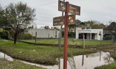 Desagües obstruidos y calles anegadas: vecinos de Colastiné Norte reclaman mantenimiento y un plan de contingencia