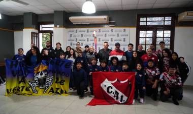 La Antorcha Suramericana pasó por Santo Tomé y Recreo y continúa su recorrido