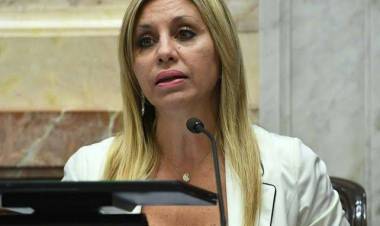 Sacnun cuestionó la reforma electoral de Pullaro y la comparó con la Década Infame