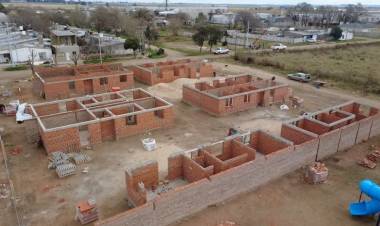 La Provincia avanza con la construcción de 10 viviendas en San José de la Esquina
