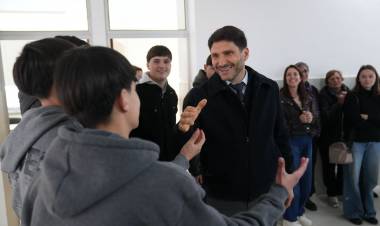 Pullaro inauguró la renovación del Centro de Salud Los Pinos, en Villa Amelia, y la provincia invierte $ 2.470 millones en otros cuatro efectores