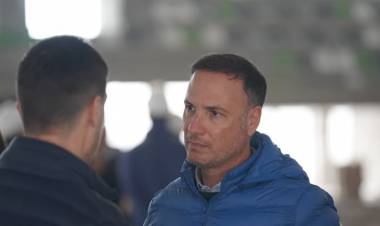 El gobierno de Pullaro avanza en la etapa final de cinco nuevas viviendas en J. B. Molina