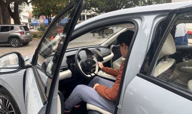La Municipalidad acompaña al sector de taxis y remises en la renovación de la flota