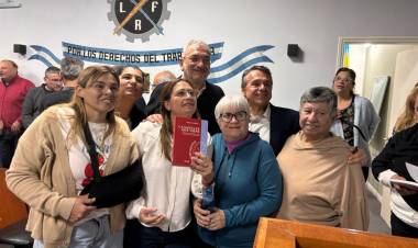 Giuliano recorrió Rafaela junto al senador Alcides Calvo