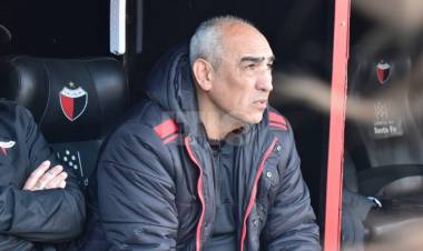 Delfino, caliente tras la derrota: “Nos hicimos los goles nosotros”