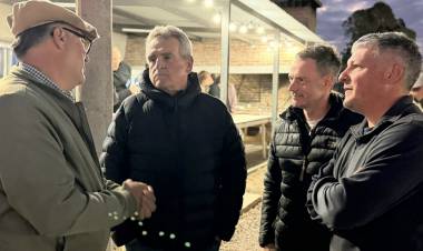 Agustín Rossi visitó la Expo Rural de San Javier