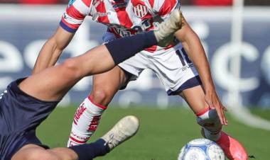Unión volvió a quedarse con las manos vacías ante Independiente y profundizó su caída