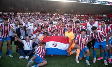 Oro en fútbol con Paraguay: la historia del arquero Leo Sosa, un santafesino por adopción