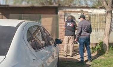 Dólares, brujería, un "soplón" y un viaje a Roma: cómo operaba el falso sanador que le sacó $50 millones a una jubilada