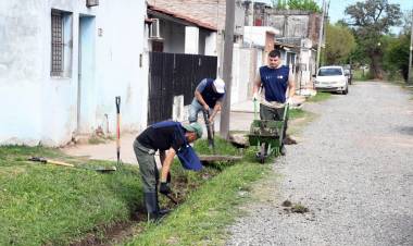 La Municipalidad ya intervino más de 6.000 metros de zanjas en los barrios El Tránsito y San Martín