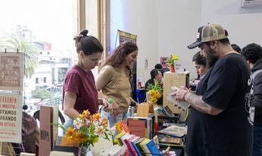 Comienza FLUYA: la primera Feria del Libro Usado y Antiguo en Santa Fe