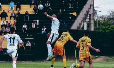 Colón no encontró el gol ante Mitre y dejó escapar la chance para escalar