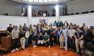 El Concejo distinguió a instituciones y personas que trabajan en defensa de las infancias