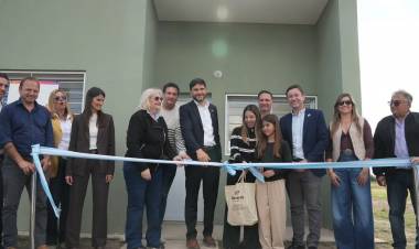 Pullaro activó planes de vivienda y entregó 39 casas en departamento San Martín: hacía casi dos décadas no sucedía