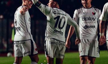 Colón estuvo dos veces arriba en el marcador y en el final dejó escapar el triunfo