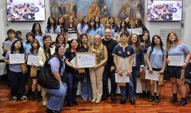 Vocación y legado: el Concejo Municipal entregó la distinción Marta Samatán a la trayectoria educativa