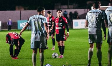 Colón jugó un buen partido y consiguió un triunfazo ante Ciudad de Bolívar para volver a soñar
